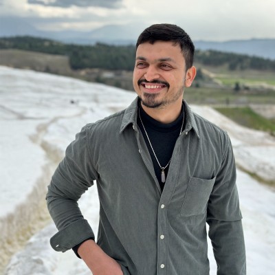 Navigation bar avatar